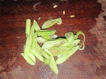 step1: 香茅拍散切碎
