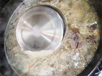 step13: 加入比較大的容器蓋面，冚蓋熄火焗60分鐘