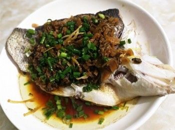 step8: 撤上蔥花或蔥絲，灒上滾油