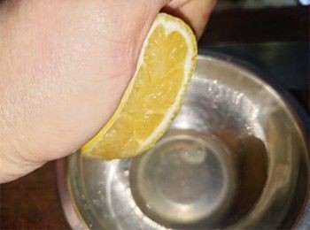 step3: 半個檸檬榨汁