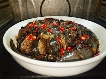 step21: 撒上紅椒碎，水滾蒸10-12分鐘
