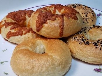 step1: 材全部混合（牛油除外）
靜置30分鐘
麵團成團後 加入牛油
第一次發酵 約1小時