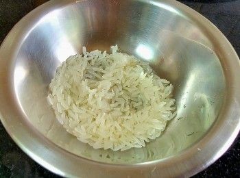 step7: 白米 , 如想魚湯入口再厚身, 可再加多少許