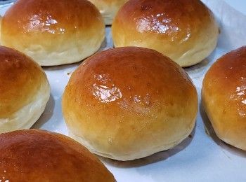 step1: 材全部混合（牛油除外）
靜置30分鐘
麵團成團後 加入牛油
第一次發酵 約1小時