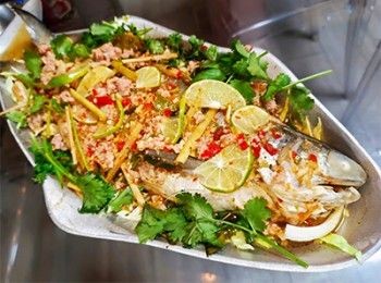 step18: 放上芫茜、青檬片