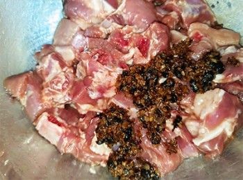 step4: 加入豆豉醬拌勻