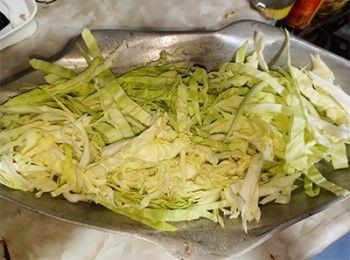 step15: 爐碟鋪上椰菜絲