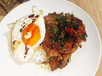 step9: 飯面再鋪上煎蛋