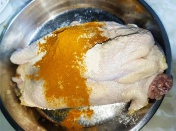 step1: 洗淨抹乾水份加入醃料