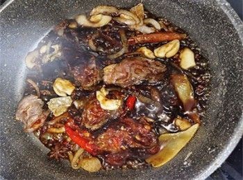 step7: 加入<span class="group_3">調味料</span>炒香