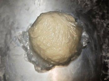 step2: 保鮮紙包好，靜置30分鐘