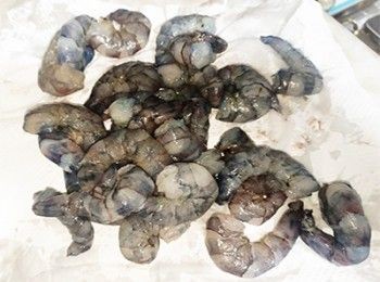 step9: [蝦餃餡] 蝦洗淨抹乾水份