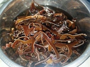 step3: 木耳絲清水浸軟