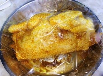 step3: 保鮮紙包好醃2小時