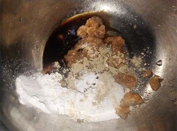 step3: 加入<span class="group_2">調味料</span>拌勻