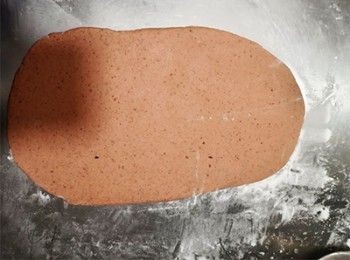 step7: 南乳麵糰碾成跟白麵糰差不多大少