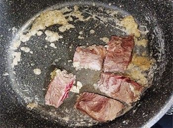 step5: 加入金錢展翻炒上色