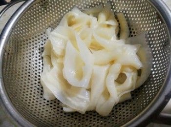 step1: 鵝腸洗淨隔水備用。