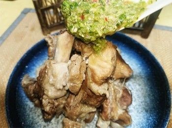 step9: 淋在排骨上，加上青檸片