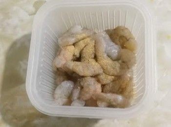 step4: 隔去水份，用廚房紙吸乾水份，放入雪櫃雪一小時備用。