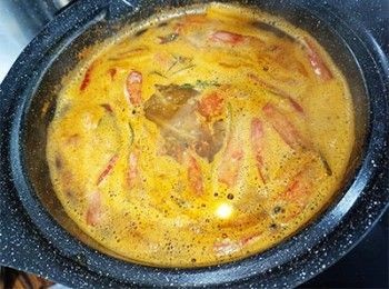 step9: 加入清水，滾起轉小火煮30分鐘