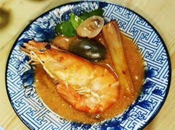 step15: 上桌前加入大頭蝦滾熟