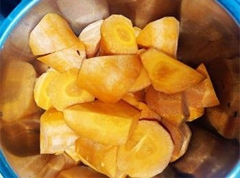 step2: 甘筍滾刀切小件