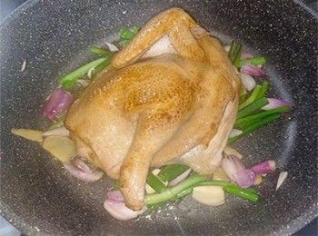 step9: 放上雞小火焗10分鐘