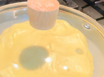 step5: 鍋中掃油，放入鍋中小火焗數分數