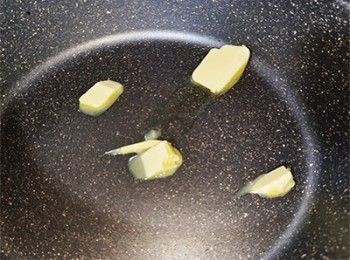 step1: 起鑊煮溶牛油