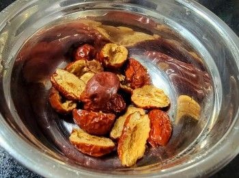 step8: 紅棗浸軟去核