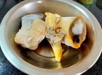 step13: 急凍螺頭
煲湯後會做其他餸菜