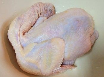 step7: 冰鮮雞清洗後隔乾水份