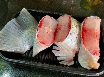 step3: 魚尾清洗後切件