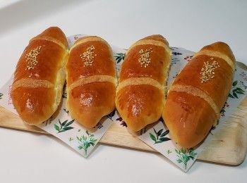 step2: 取出排氣
滾圓
麵團休息15分鐘