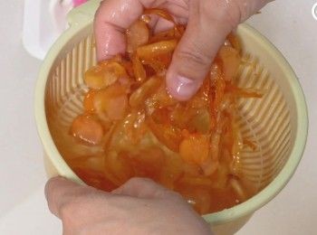 step1: 日月魚沖洗2-3次