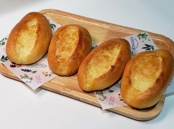 step1: 材料全部混合（牛油除外）
麵團靜置30分鐘
麵團成團後 加入牛油
第一次發酵 約1小時