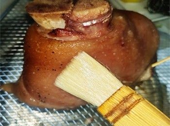 step9: 掃在豬皮上，風乾1小時