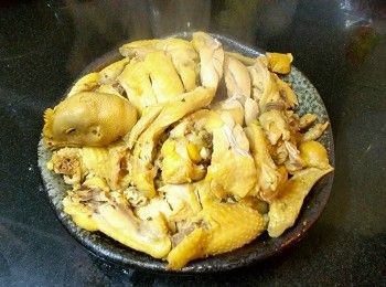step9: 放入蒸爐大火蒸 30 分鐘 , 熄火焗 15 分鐘 , 之後取出放涼切件 , 完成 .