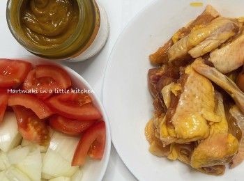 step1: <制作前準備>
肉類醃制：將雞用清水略洗，用廚房紙或毛巾吸乾水份。放入蒜頭 2瓣 ，放入醃料調味（適量）：料理酒；糖；胡椒粉；生粉。拌匀之後，醃制時間30分鐘（室溫）或多於1小時需要放入雪櫃冷藏。