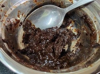 step8: 黑蒜搓成蓉