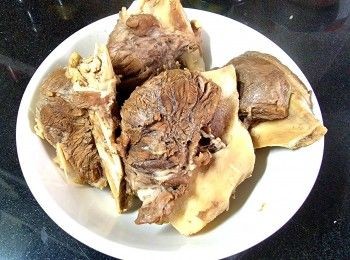 step6: 牙骹肉(鮑魚骨)已煲過湯