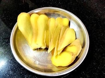 step2: 薑片