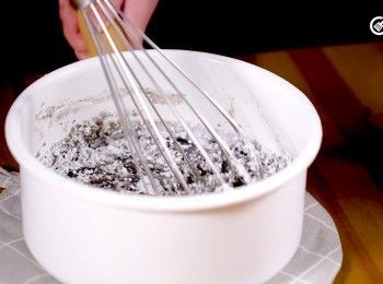 step3: 加入馬蹄粉、澄麵粉、粘米粉拌勻，用攪拌機打到完全融合，再過篩