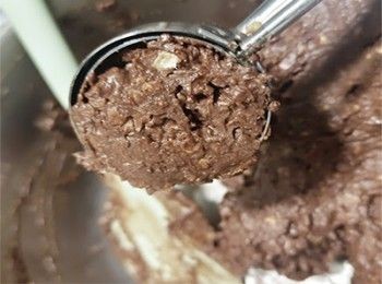 step6: 取一個雪糕刮份量(不用壓實)