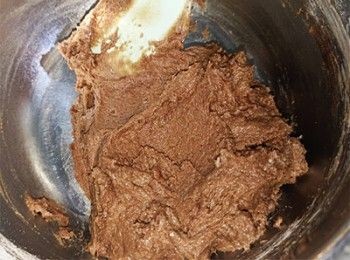 step5: 拌至無粉粒，裝入擠花袋