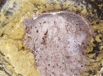 step4: 加入粉類拌勻