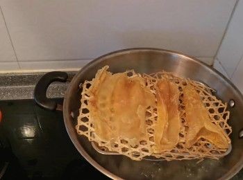 step2: 花膠隔水蒸30分鐘