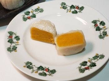 step3: 包裹後靜置約20分鐘才造型（待餡料回溫）
之後放回雪櫃
吃前15-20分鐘從雪櫃取出
稍回溫更美味
必看示範：
https://youtu.be/NAP--lDTO-k?si=2A_9OhCFPHT081N4