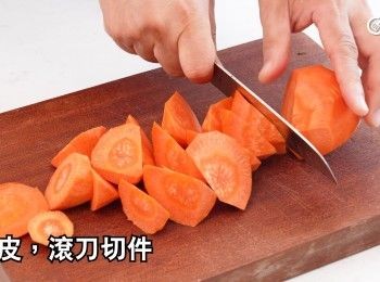 step7: 去皮，滾刀切件